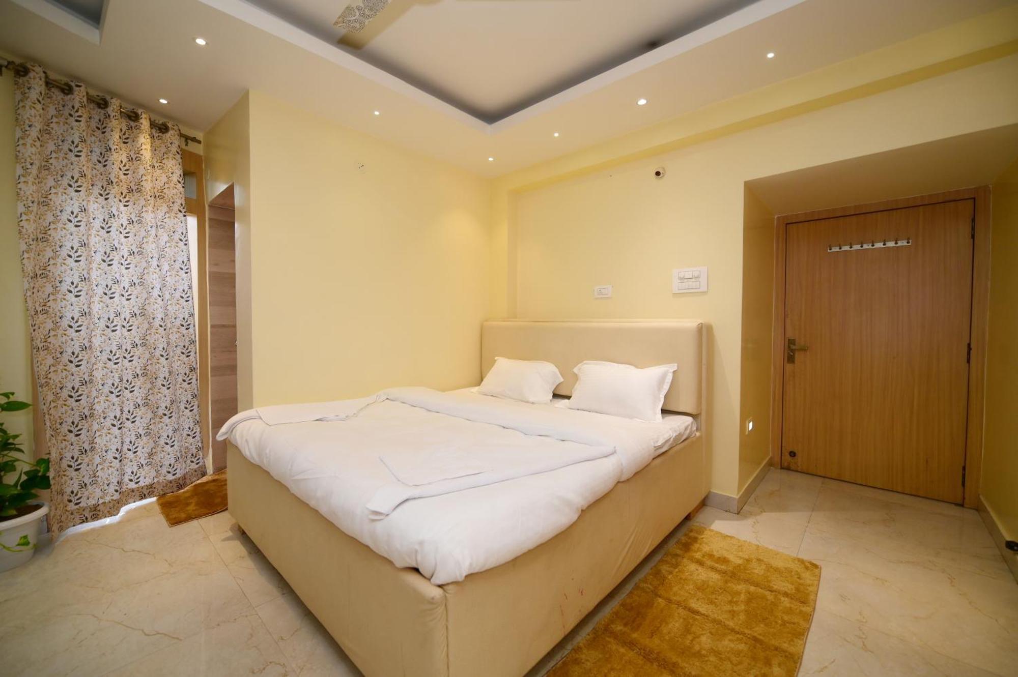 Airport Residency Hotel Ранчі Екстер'єр фото
